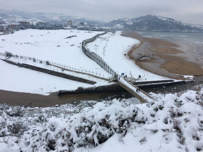 Paisaje de Zarautz con nieve : foto en Zarautz