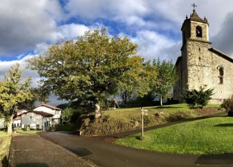 A un paso de la montaña