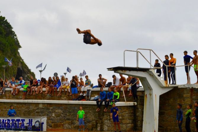 Salto mortal!! : foto en Zarautz