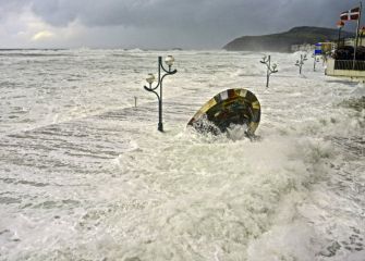 Temporal en la playa de Zarautz 