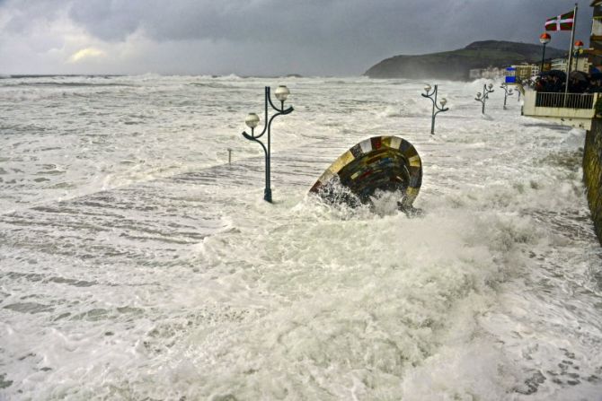 Temporal en la playa de Zarautz : foto en Zarautz