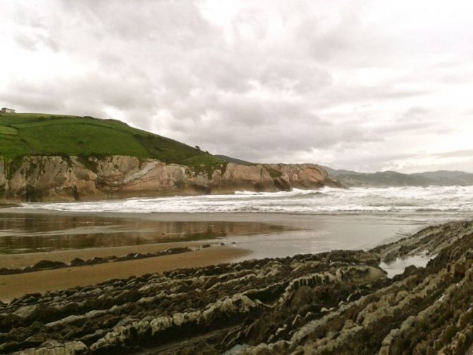 Acantilados de Zumaia: foto en Zumaia