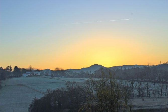 Amanecer con caballos: foto en Donostia-San Sebastián