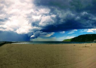 Un año, un día, una playa.