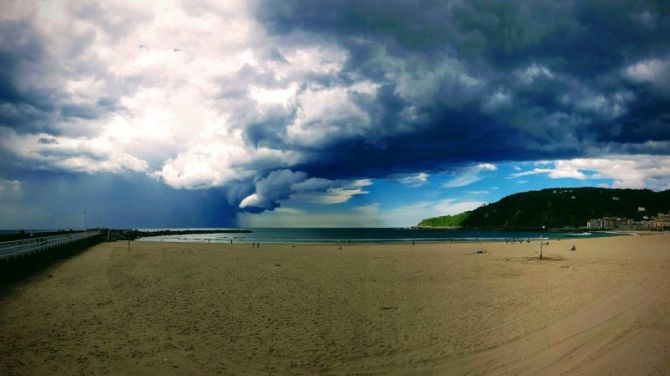 Un año, un día, una playa.: foto en Donostia-San Sebastián