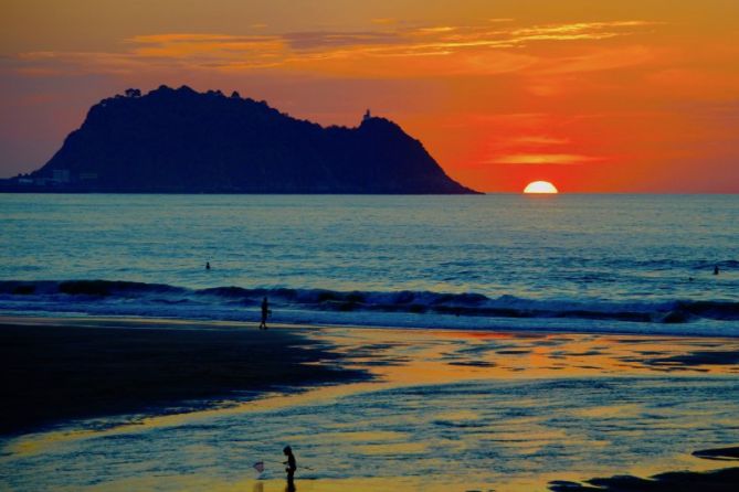 Anochecer en la playa de Zarautz : foto en Zarautz