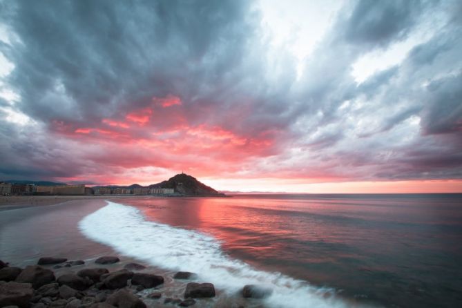 Arde la Urriola: foto en Donostia-San Sebastián