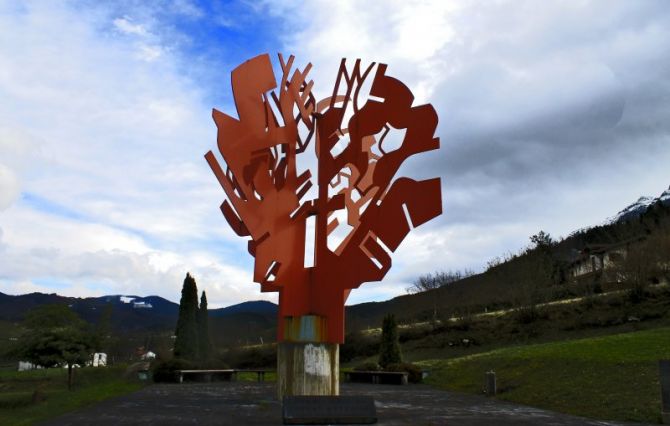 ARTZAINARI MONUMENTUA: foto en Oñati