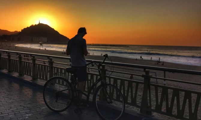 Atardecer en la Zurriola: foto en Donostia-San Sebastián