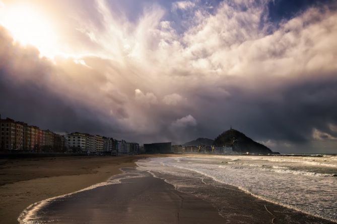 Atardecer en la Zurriola: foto en Donostia-San Sebastián