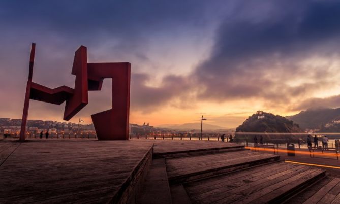 ATARDECIENDO CON OTEIZA 1: foto en Donostia-San Sebastián