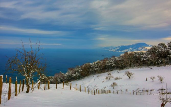 Azul infinito: foto en Zarautz