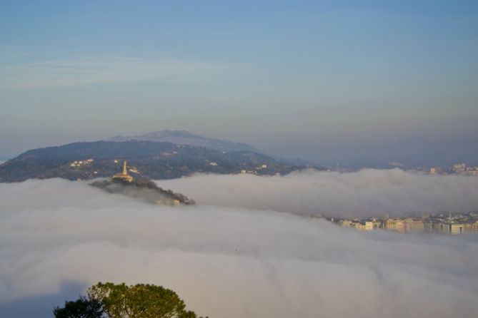 Bajo la bruma: foto en Donostia-San Sebastián