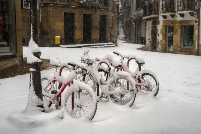 Bajo la nieve: foto en Zumaia