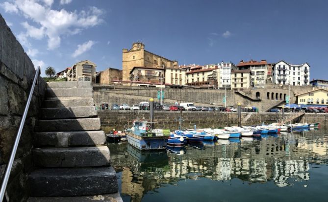 A buen puerto: foto en Getaria