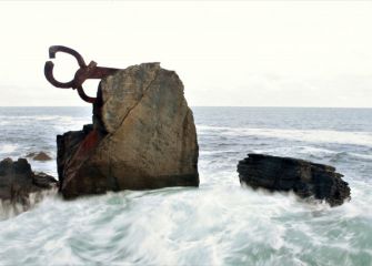 Burdina, arroka eta itsasoa