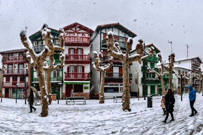 Calle San Pedro nevada: foto en Hondarribia