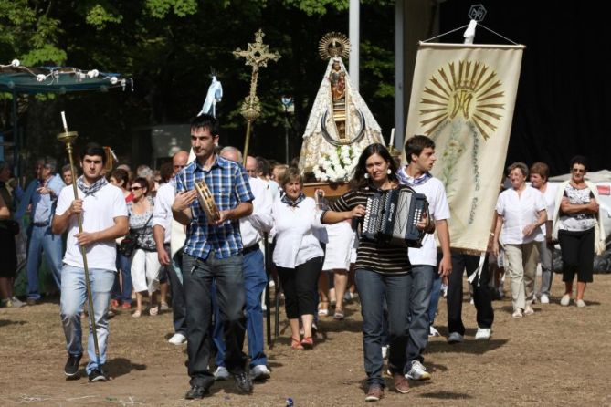 Con la virgen: foto en Eibar