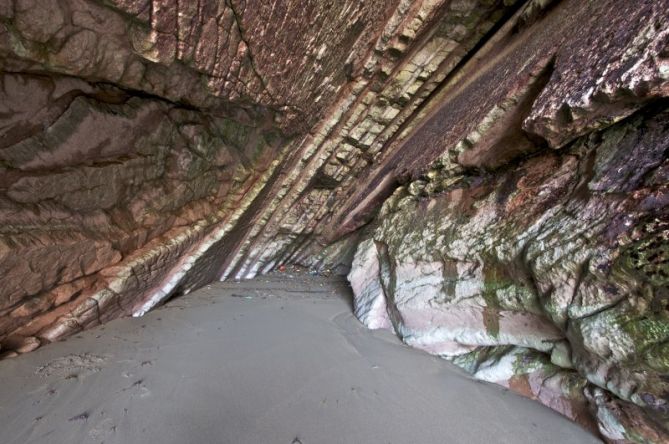 Cueva de Flysch de Zumaia : foto en Zarautz