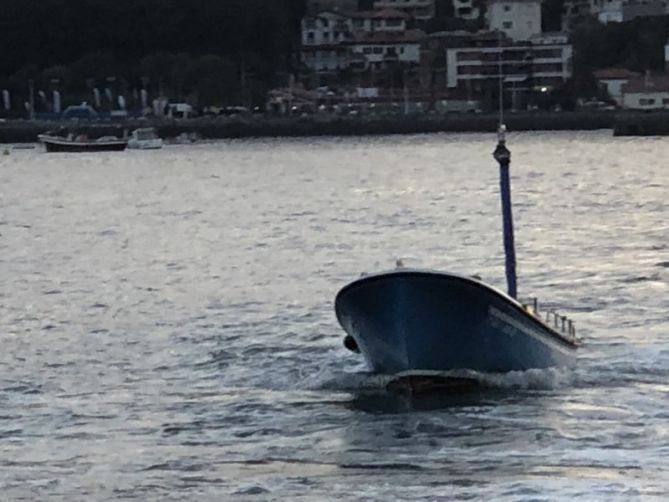 “Dron/Txipironera”: foto en Donostia-San Sebastián