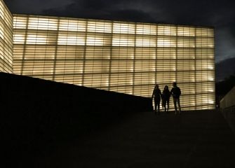 edificios y personas