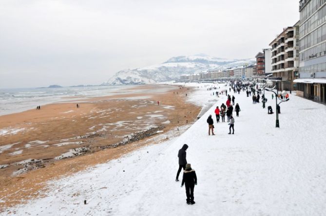 Elurra Zarautzen: foto en Zarautz