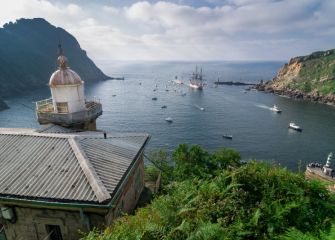Entrada del barco l'Hermione en Pasajes