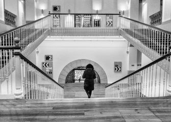 escaleras de Tabacalera