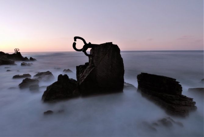 Esculturas sobre nubes: foto en Donostia-San Sebastián