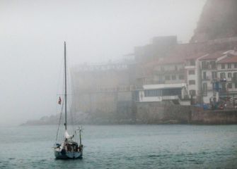 Esperando la llegada de los piratas.