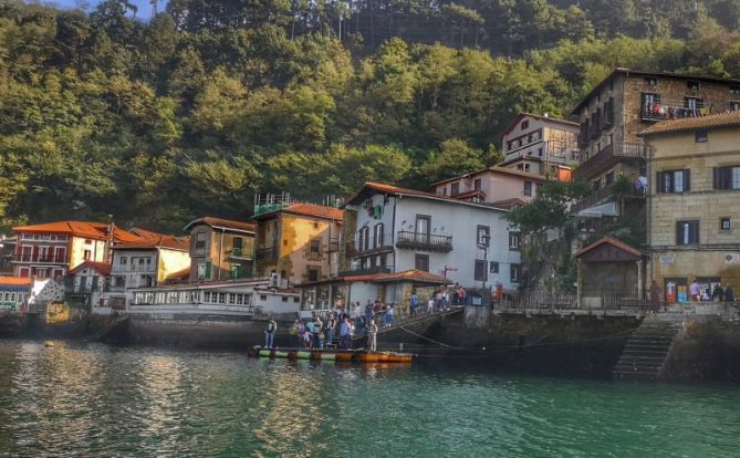 Esperando la motora : foto en Donostia-San Sebastián