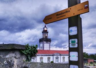 Faro de higuer y cartel color