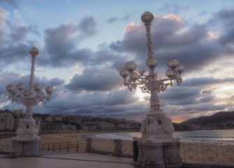 Farolas al atardecer