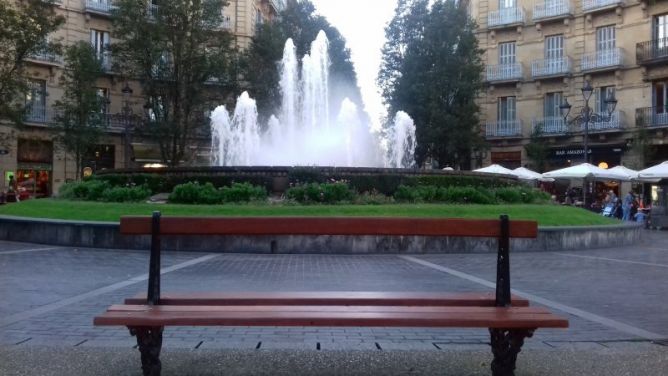 Fuente de la Plaza de Bilbao: foto en Donostia-San Sebastián