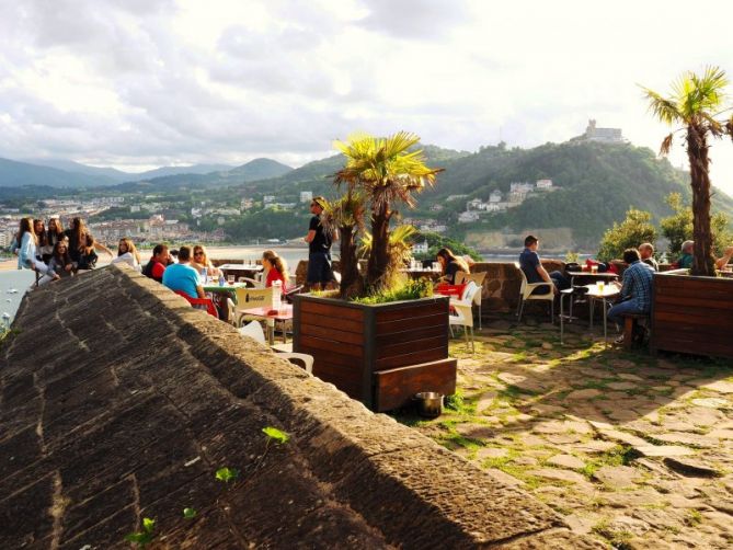 Haciendo amigos: foto en Donostia-San Sebastián