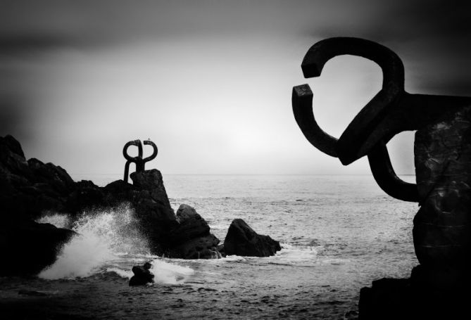 "Hierro y Piedra": foto en Donostia-San Sebastián