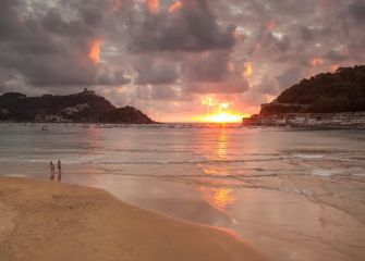 Ilunabarra Kontxako hondartzatik