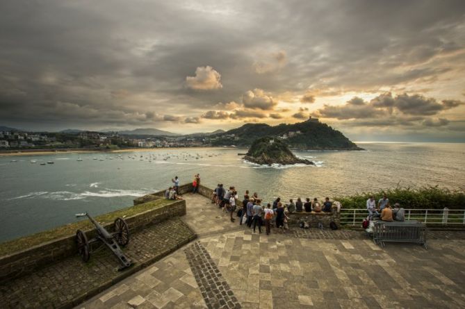 invasion: foto en Donostia-San Sebastián