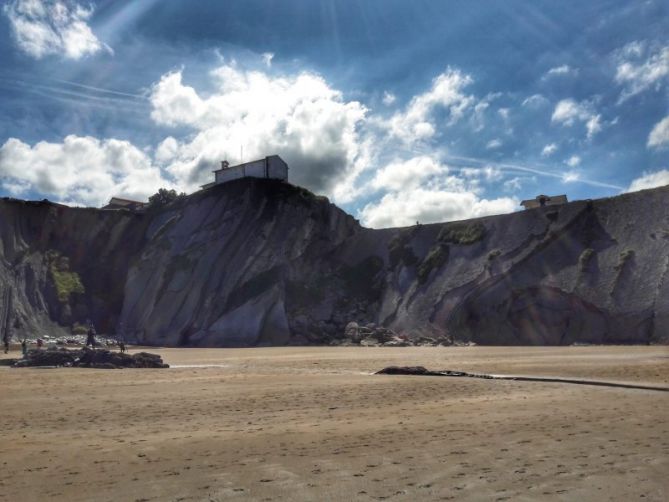 ITZURUN: foto en Zumaia