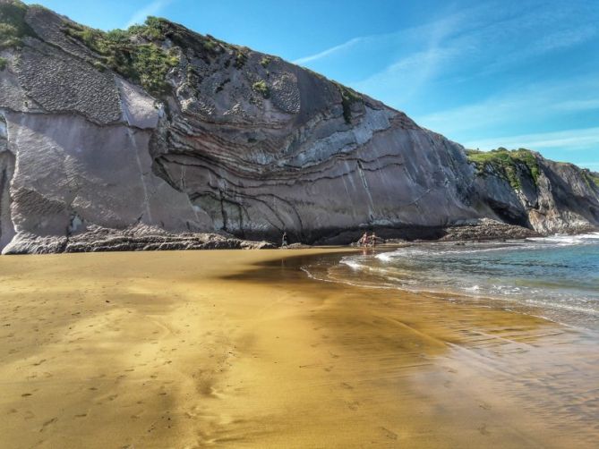 ITZURUN: foto en Zumaia