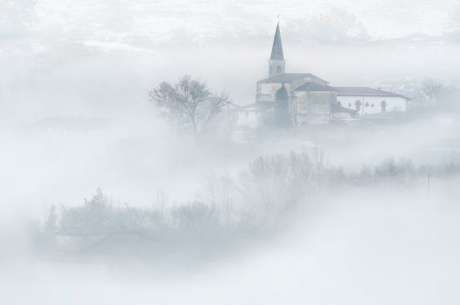 KORUETAKO ELIZA: foto en Aretxabaleta