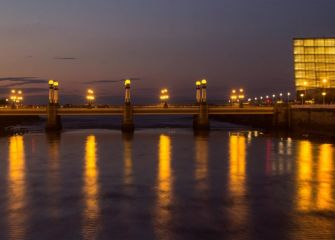 Kursaaleko zubia ilunabarrean