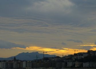 Laino guztien azpitik