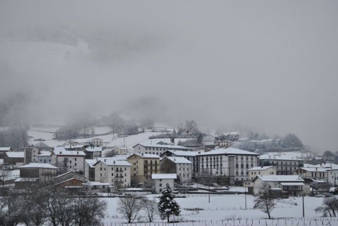 Lainoak eta elurra: foto en Berastegi