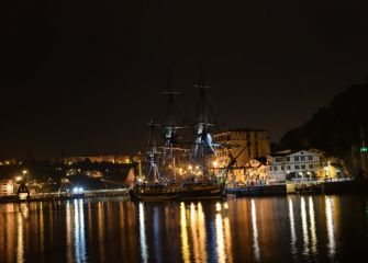 L'Hermione nocturno
