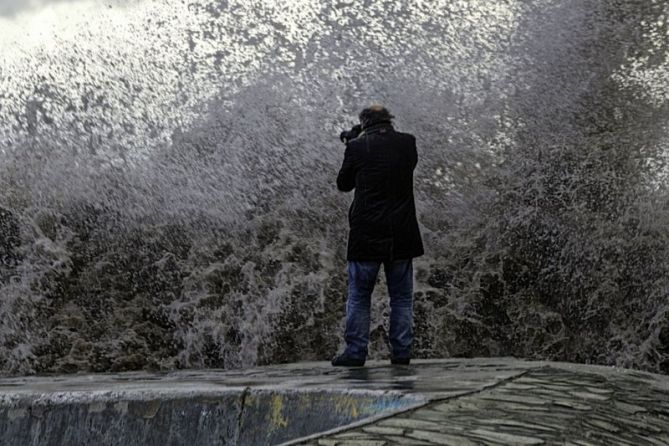 Lorentxo con sus olas : foto en Zarautz