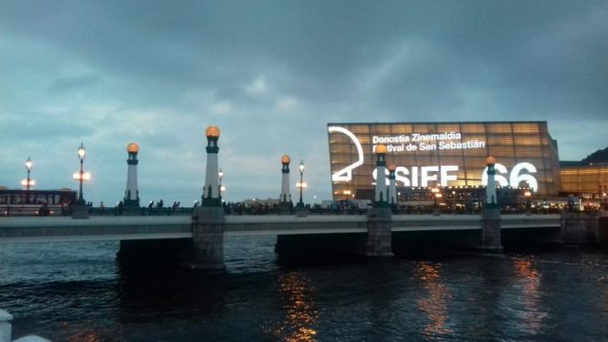 Lucen estrellas bajo la tormenta: foto en Donostia-San Sebastián