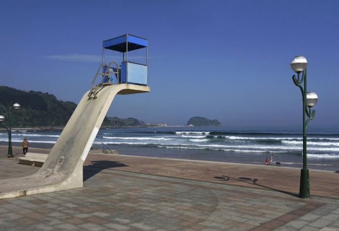 Mirando al mar: foto en Zarautz