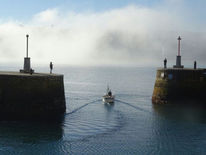 Navegando hacia la niebla: foto en Donostia-San Sebastián