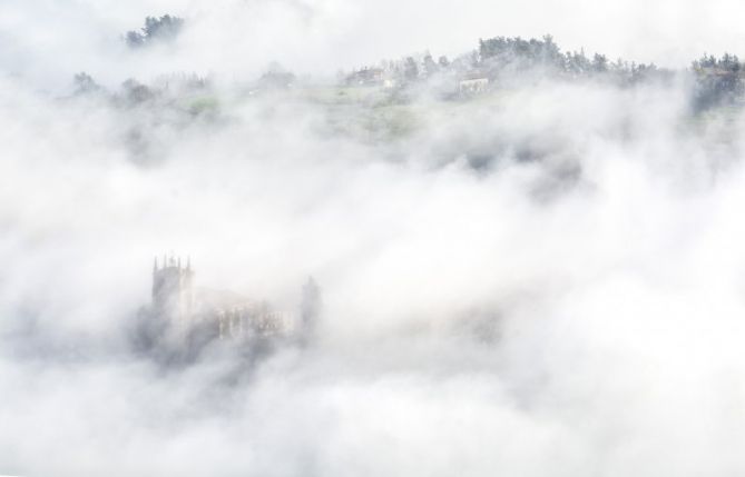 NIEBLA EN EL GOIERRI: foto en Segura